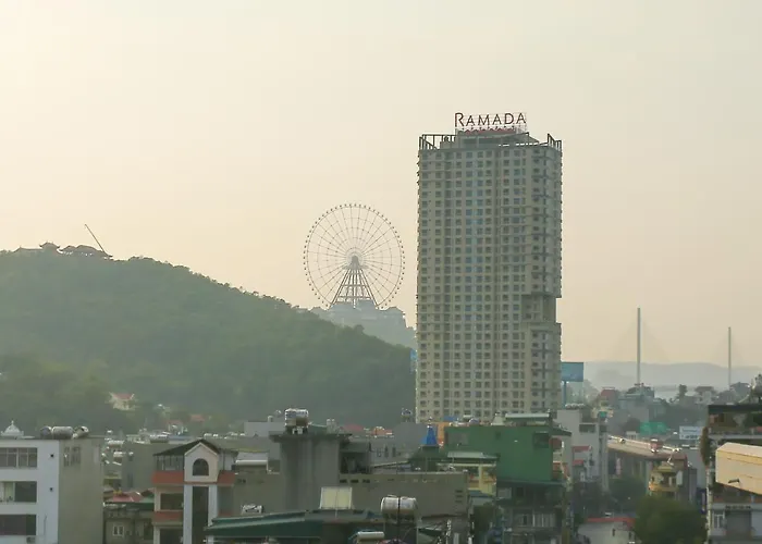 Sunny Hotel Hạ Long